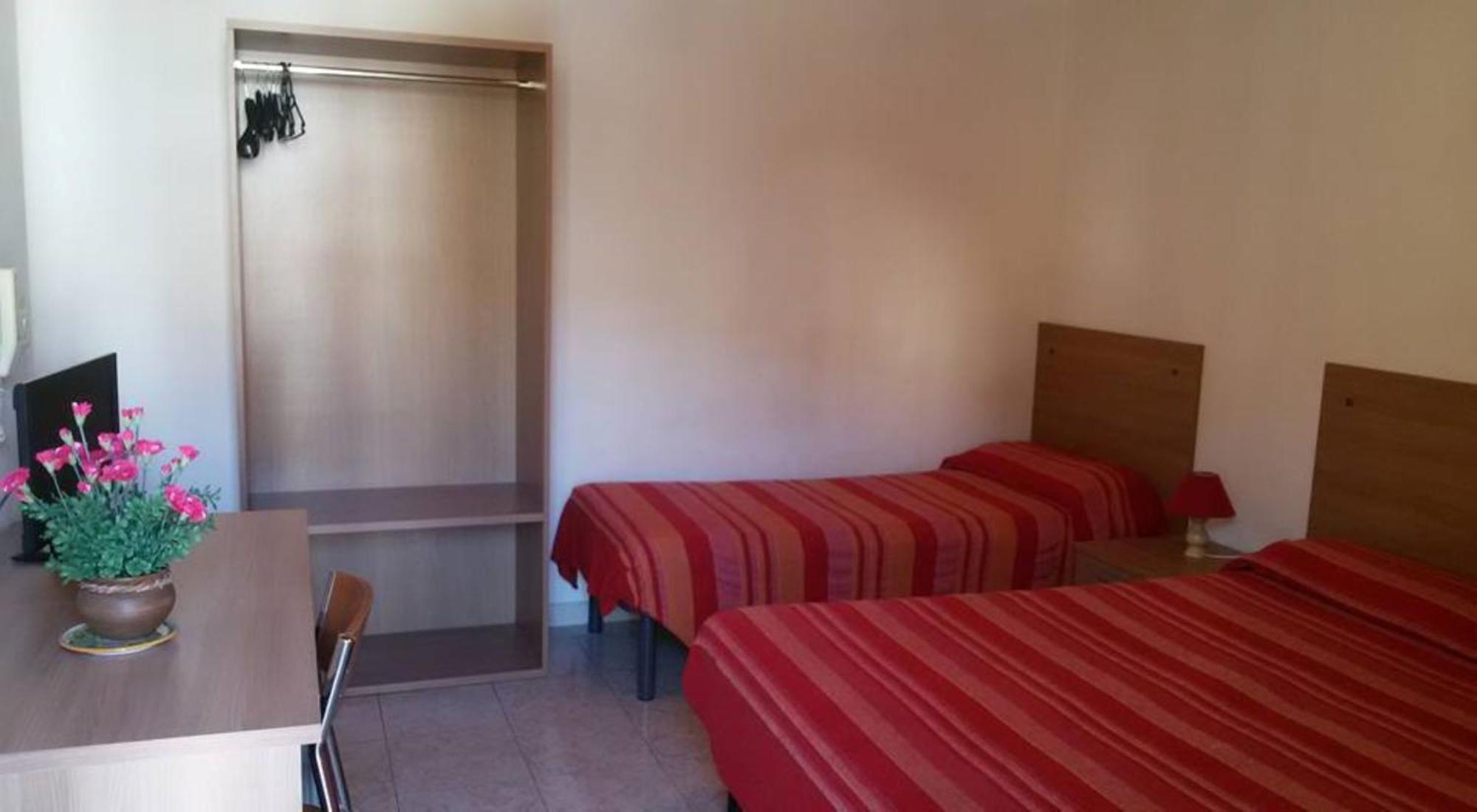Hotel Pensione Cundari ตาออร์มินา ภายนอก รูปภาพ