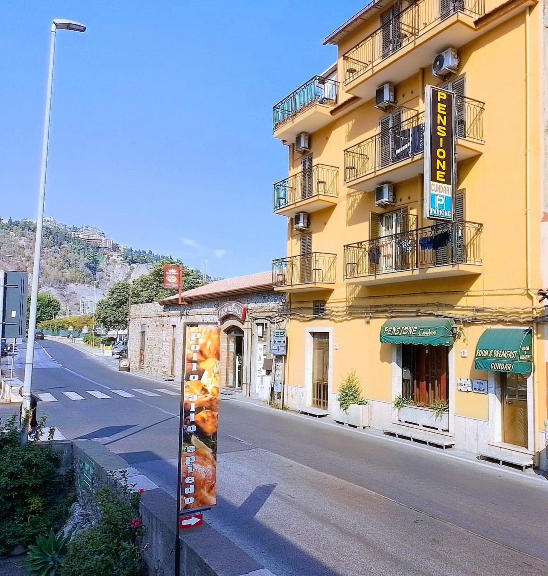 Hotel Pensione Cundari ตาออร์มินา ภายนอก รูปภาพ