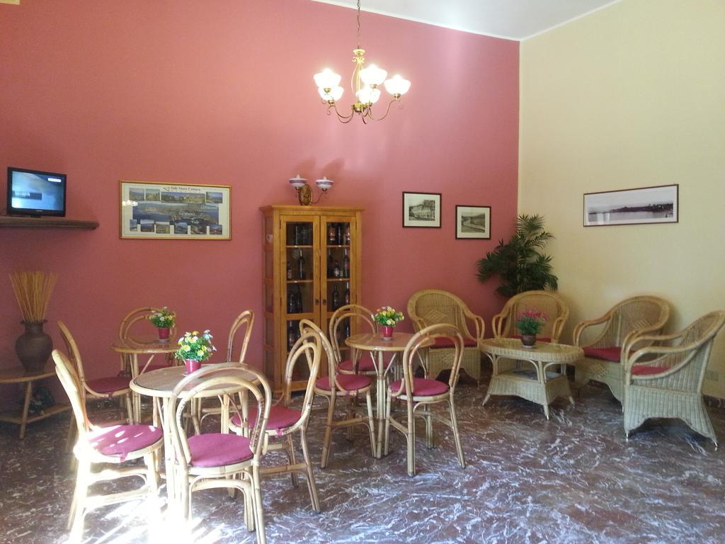 Hotel Pensione Cundari ตาออร์มินา ภายนอก รูปภาพ